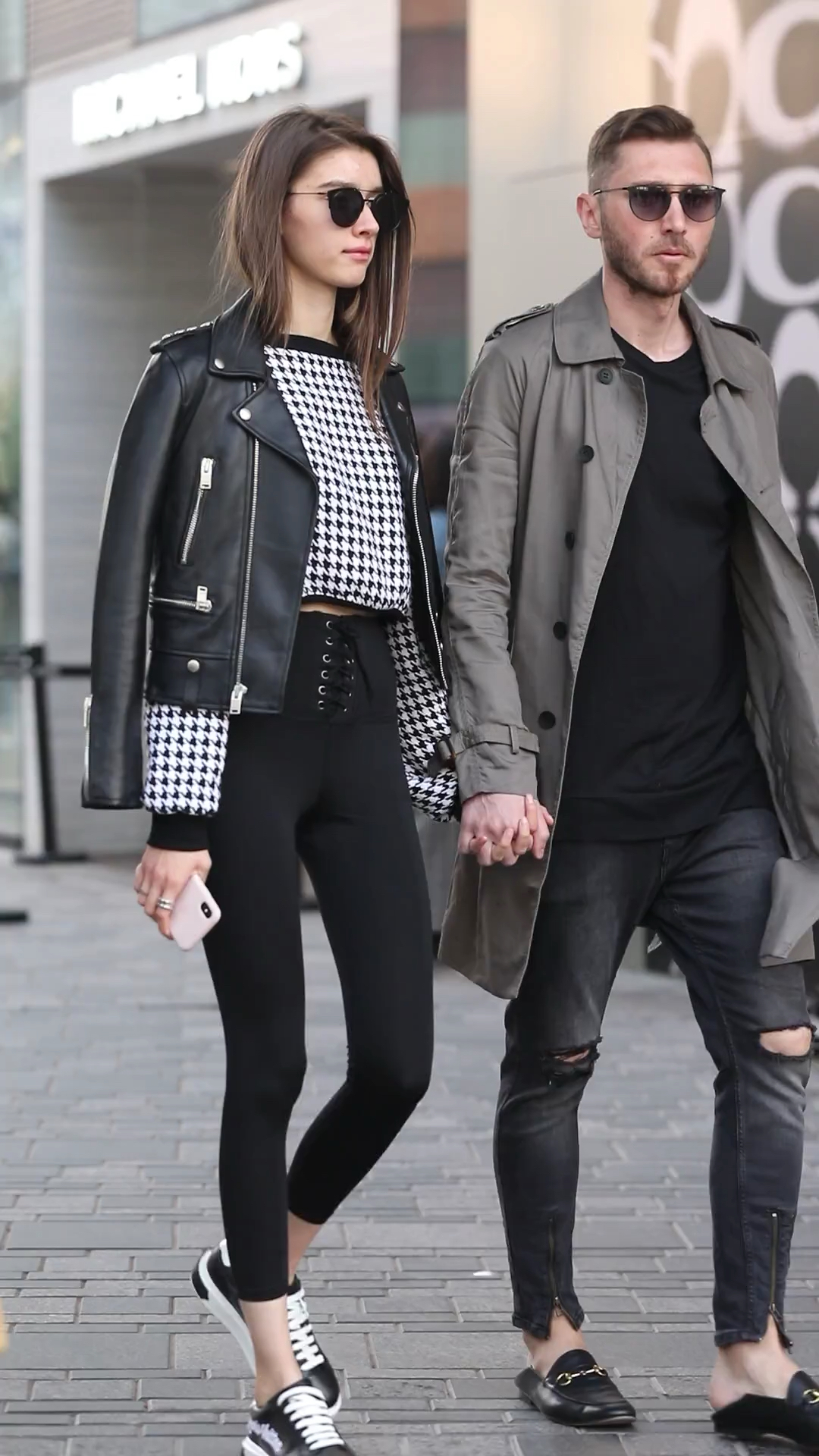 三里屯偶遇米沙和达莎