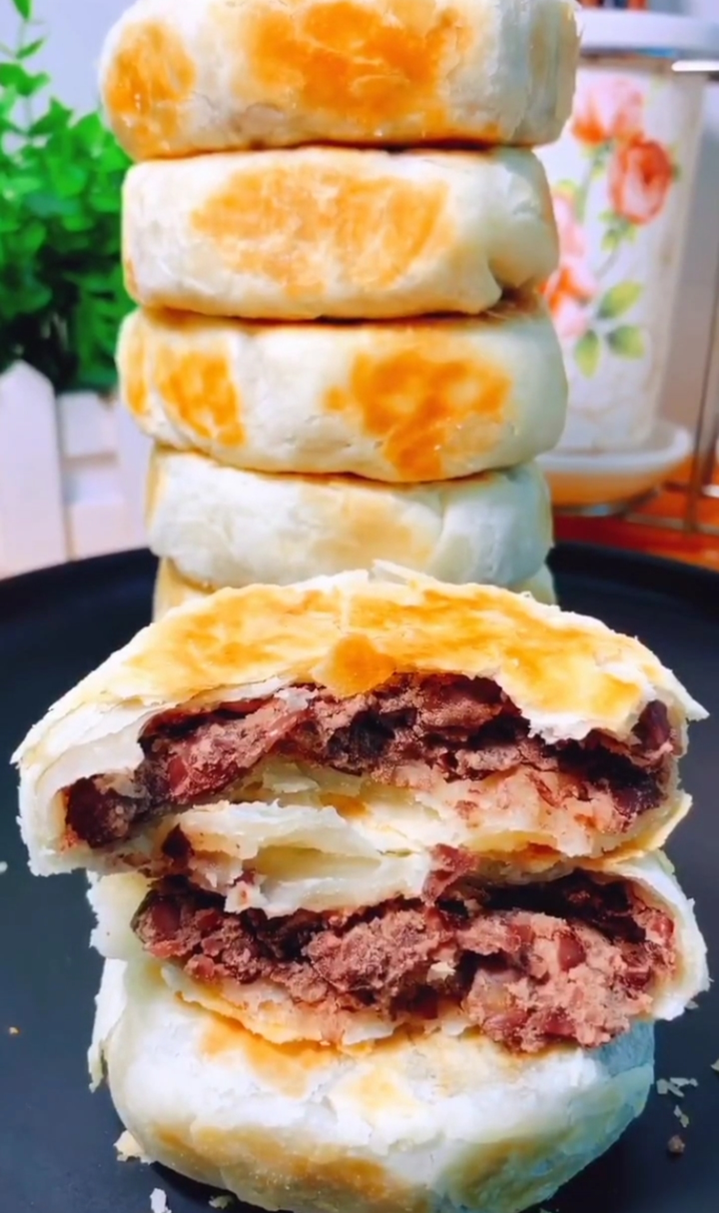 自制美食#最好吃的红豆烤饼!