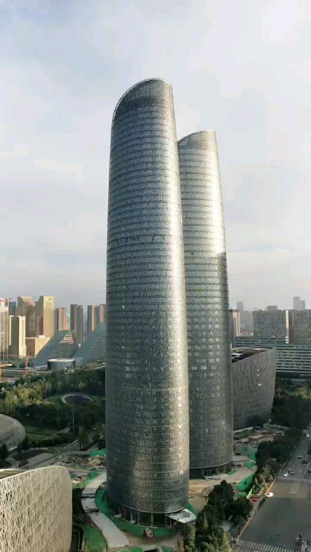 天府国际金融中心双塔图片
