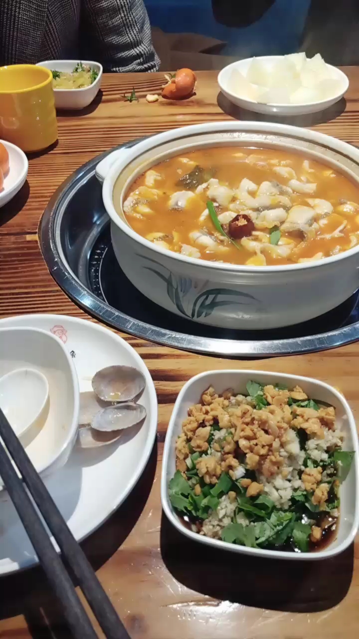 败家娘们天天下馆子