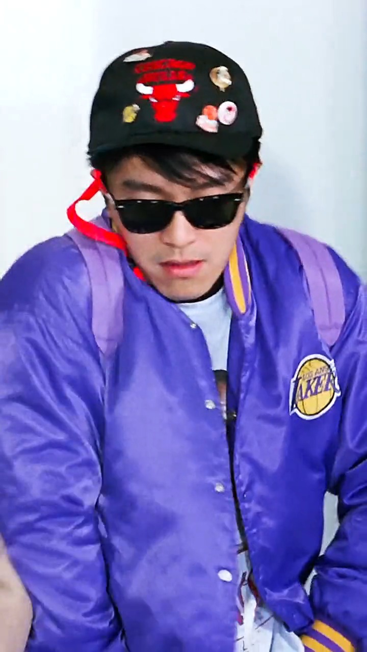 【周星驰】星爷的这身穿搭,放在现在也不过时!