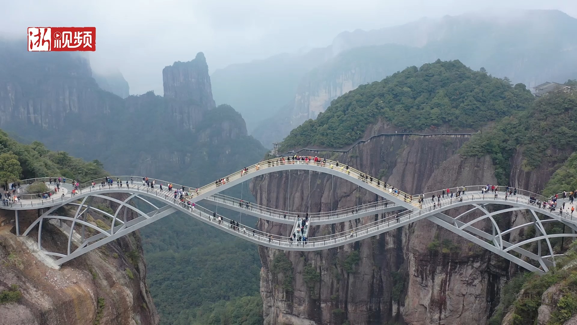 这里你打卡了吗?仙居神仙居"网红桥"游人如织