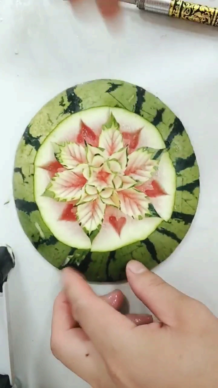 11.11全民high购节#西瓜这样雕花好看#水果雕刻@全民小助手
