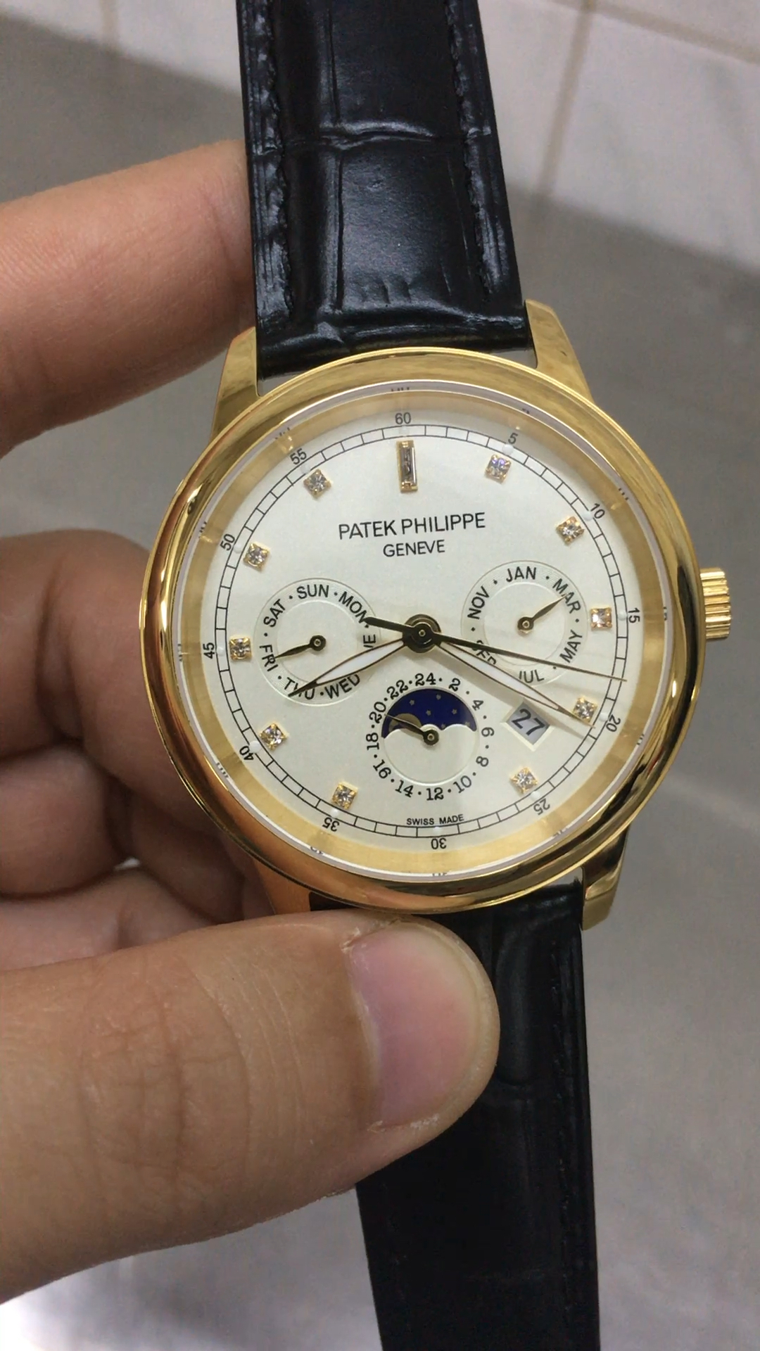 百达翡丽月相多功能腕表,朋友送的,很开心