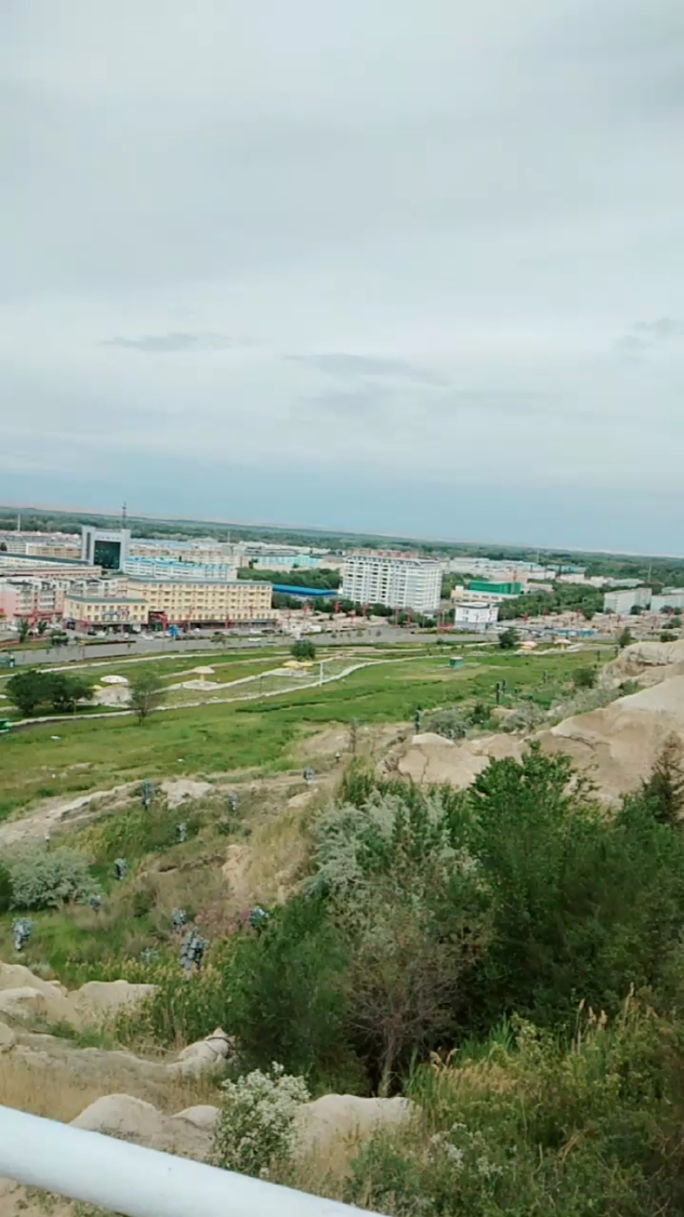 平顶山下的北屯市