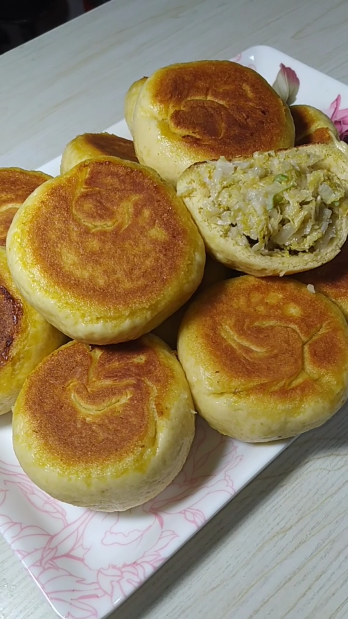 自制美食#玉米面菜饼子  教程