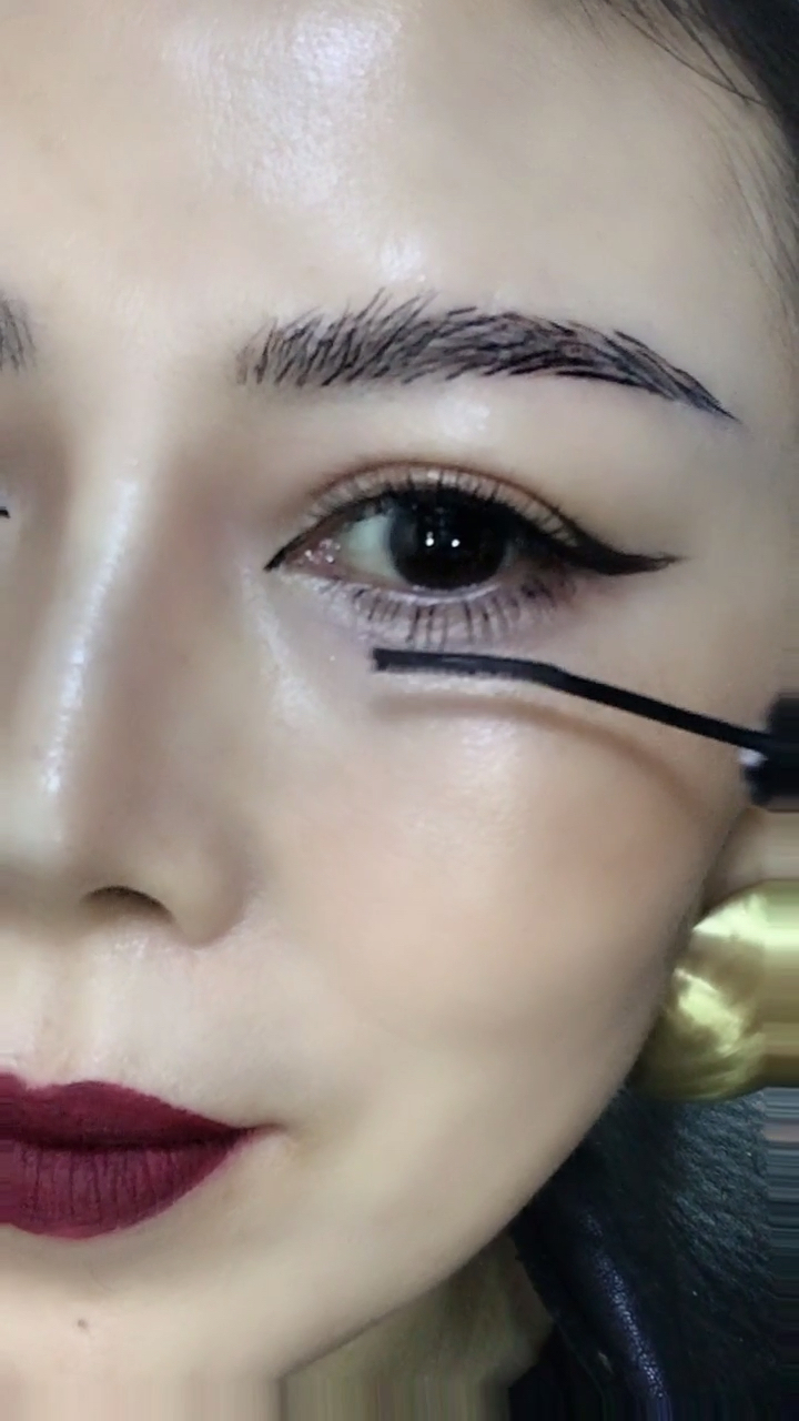 化妆教程#张飞眉配卧蚕大家见过吗把你的看法在评论区留言给我吧.