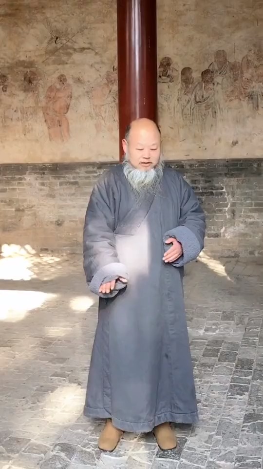 少林功夫#师傅在指点我们如何静气运力