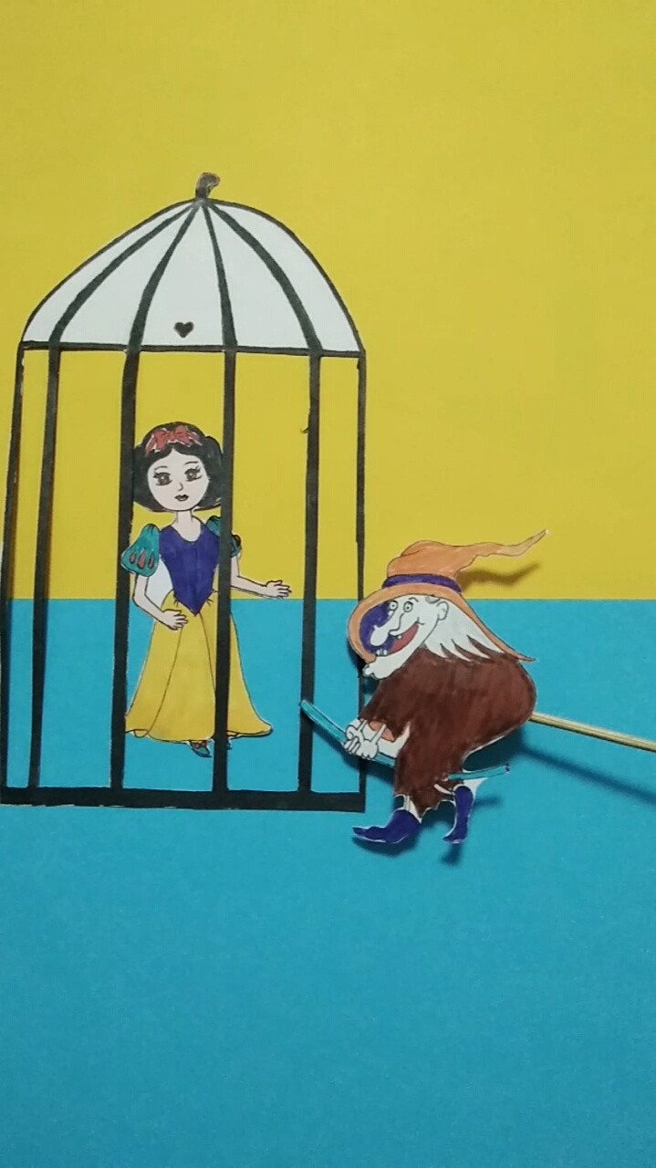 白雪公主被关在鸟笼里