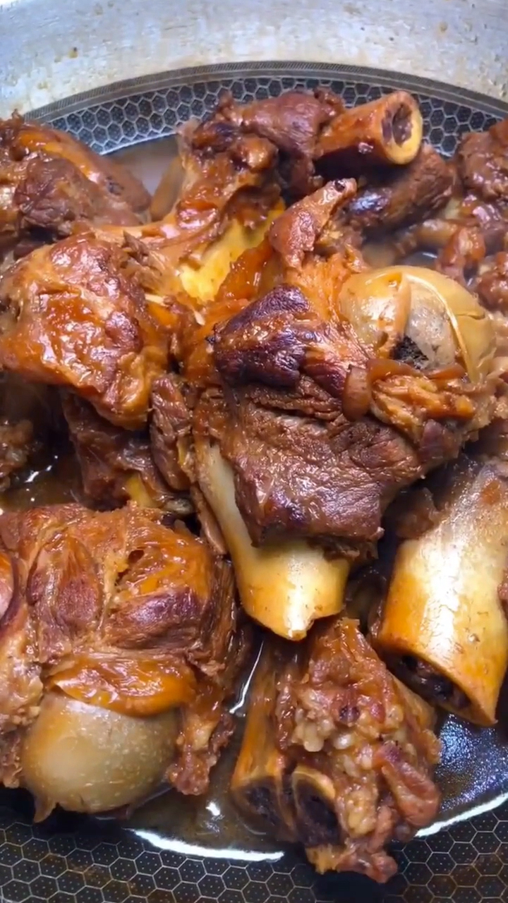 大口吃肉大口喝酒 爽