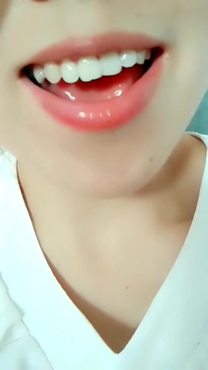 来看看我素颜的小嘴巴!