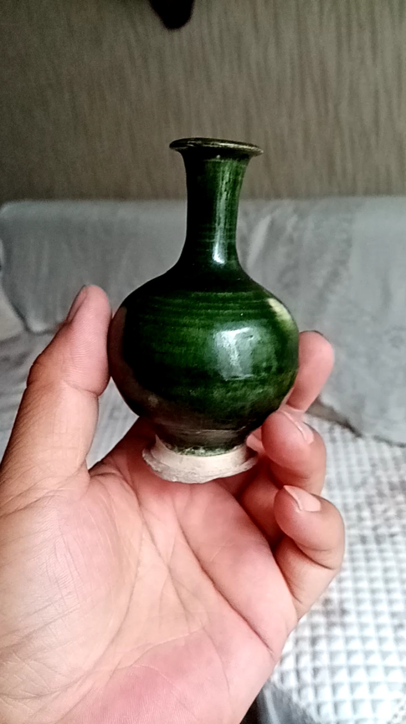 绿釉净水瓶有人喜欢吗?