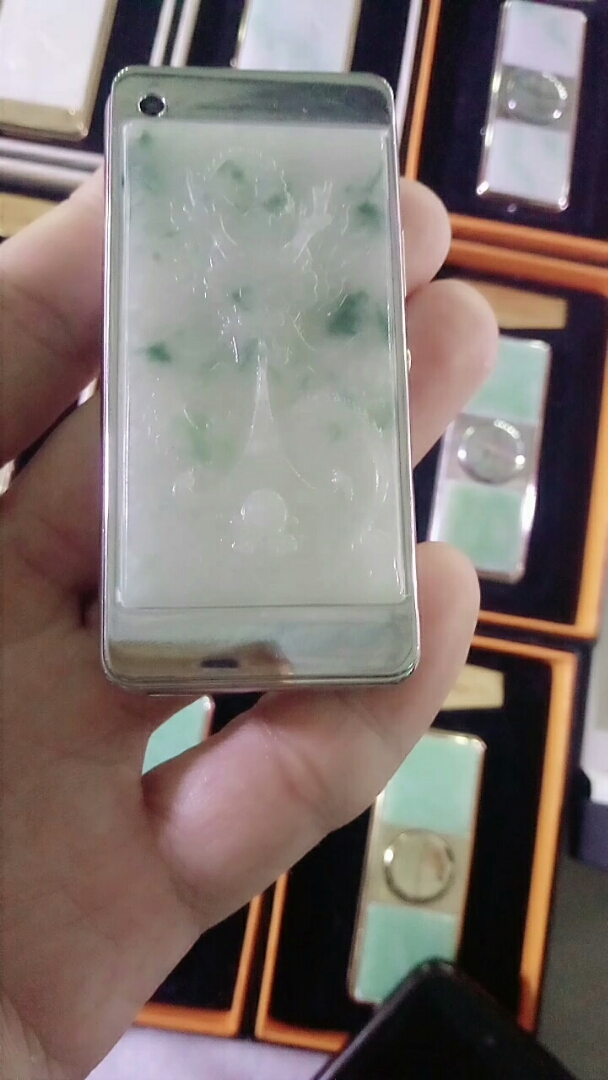 2019,立个新年flag#翡翠镶嵌打火机,牛人神器,可以接听电话的打火机!