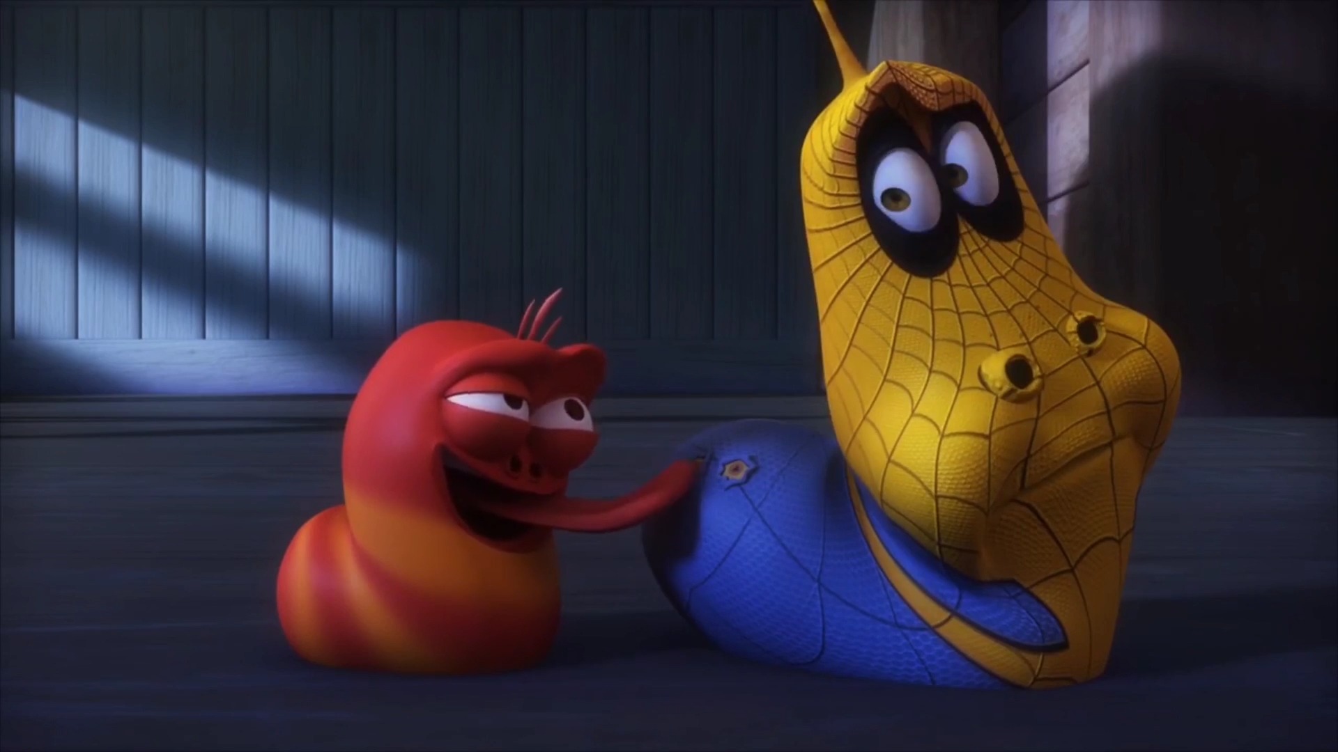 爆笑虫子#阿呆动漫:傻黄被咬变成蜘蛛侠 红红为成蜘蛛侠 做了这样得