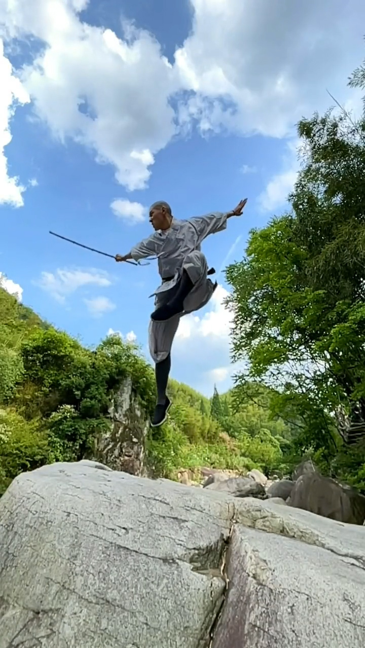 少林功夫#悬崖绝壁又何妨?凌云壮志武天下!