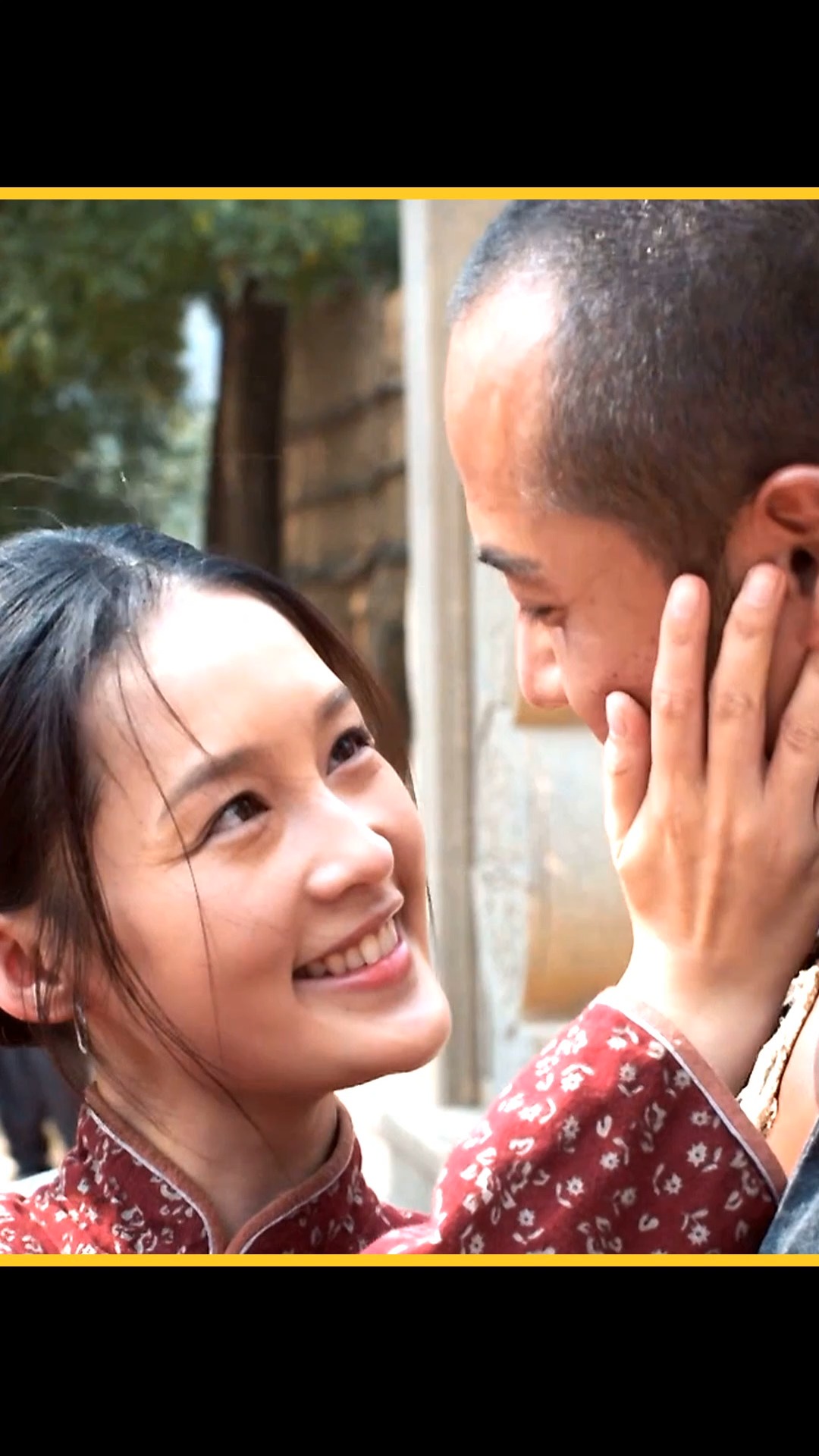 白鹿原#黑娃和田小娥被赶出村子,小娥让黑娃挠后背,村里的人羡慕坏了