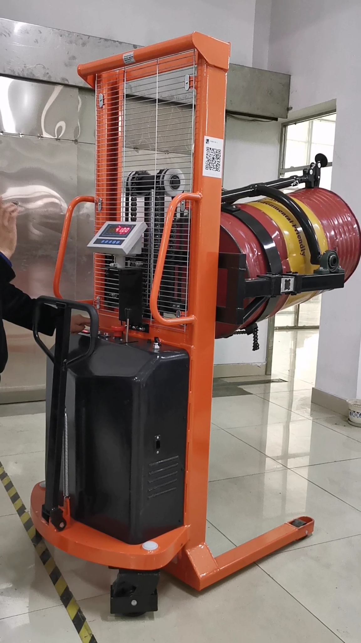 油桶翻转叉车#旋转油桶车,带电子称重功能,出油更精确,载重500公斤