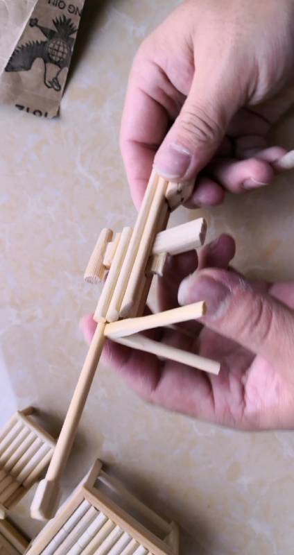 手工制作#竹筷狙击枪制作视频(七),完结!每日更新…-度小视