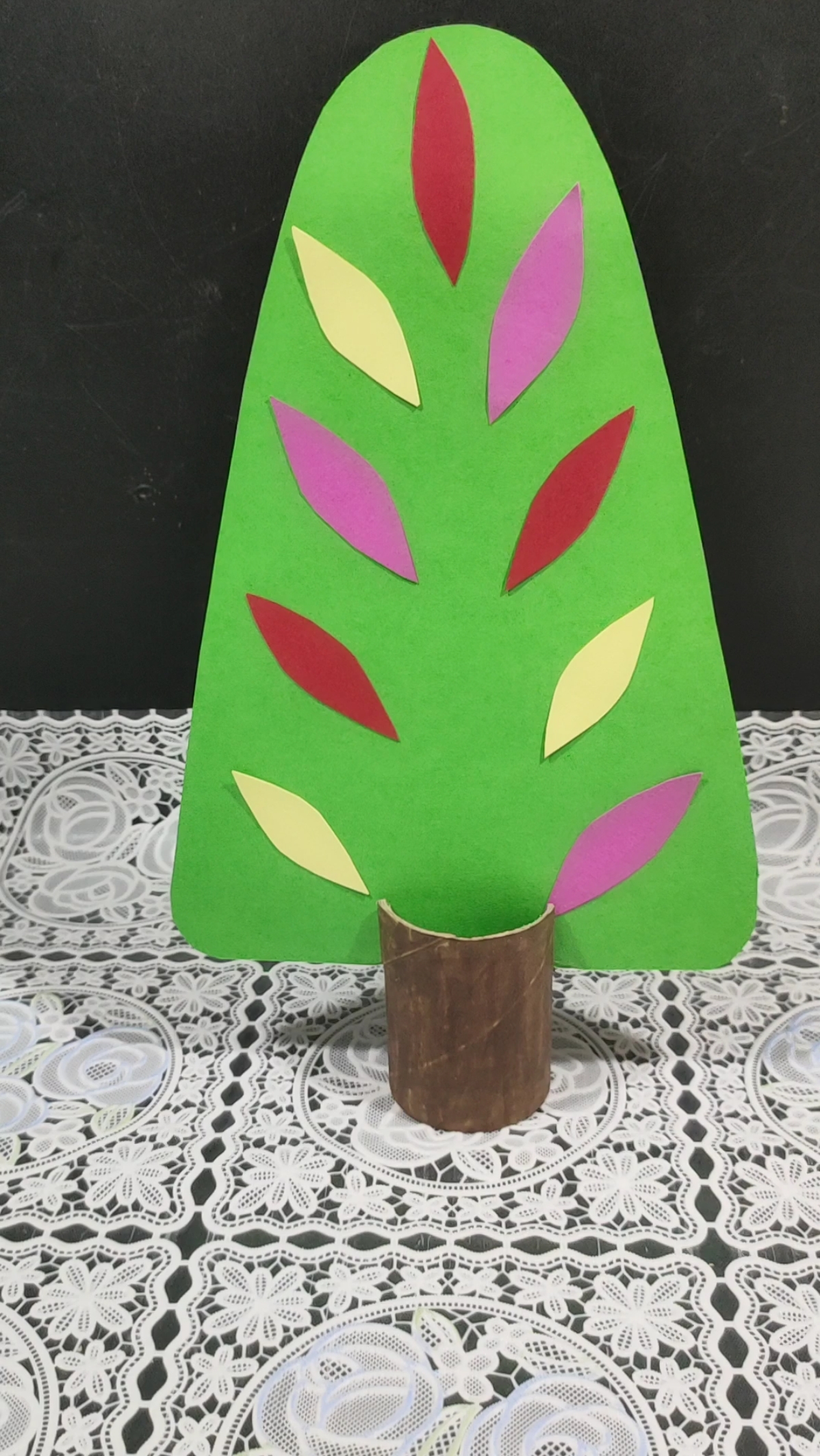 植树节用废弃的圆筒做棵小树吧!幼儿园创意手工制作