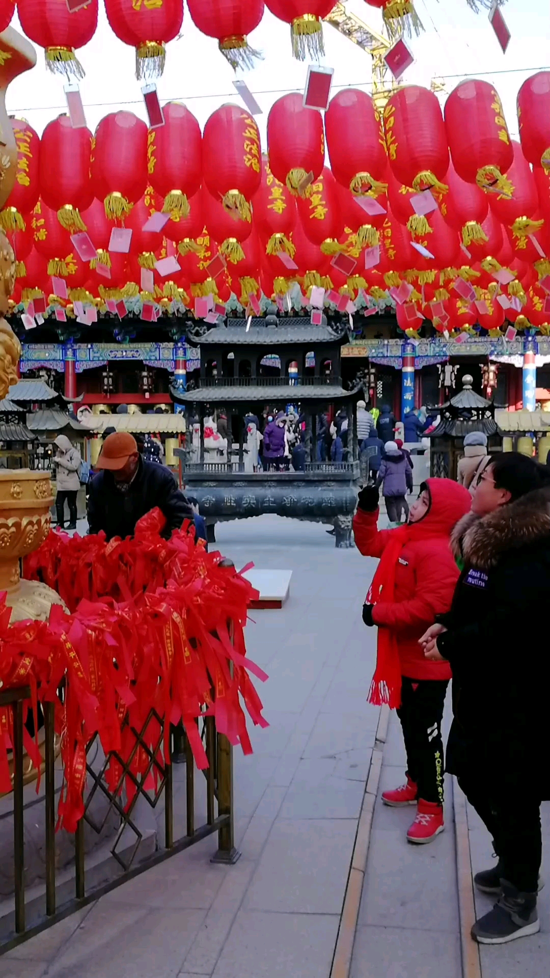 新年寺庙祈福盛事图片