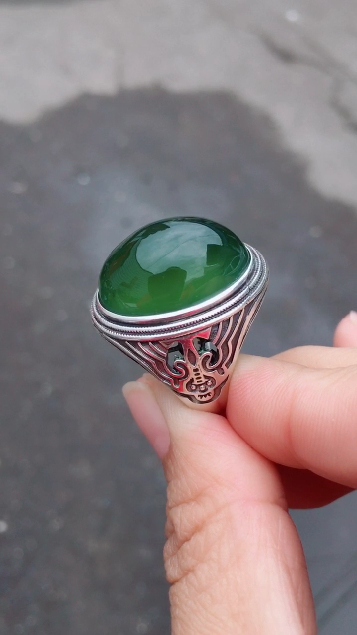 岫玉925纯银镶嵌精美戒指