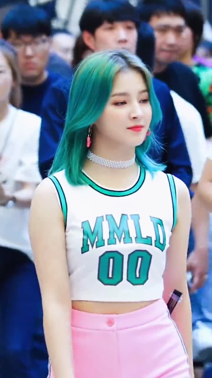 nancy李承利今日的可爱度你打几分