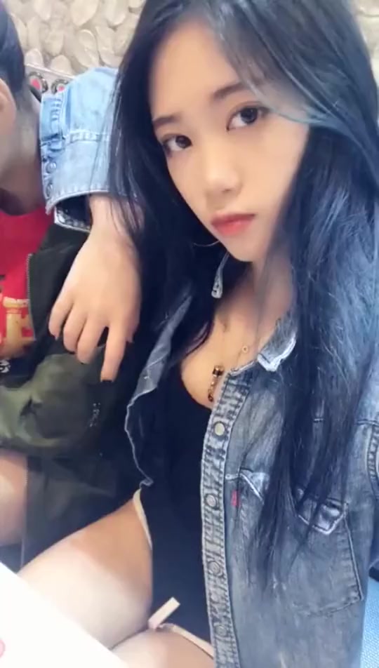 搞笑段子#社会一姐,这霸气的"吃豆腐",做的有点过分了!