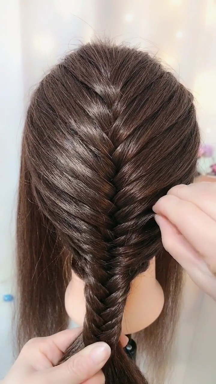 最美鱼骨辫,视频详细教程