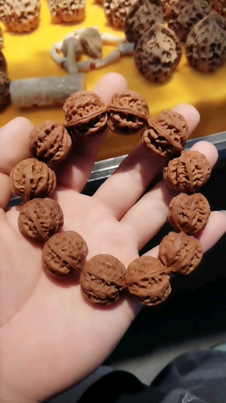 @全民小助手 文玩核桃手串,野生元宝.