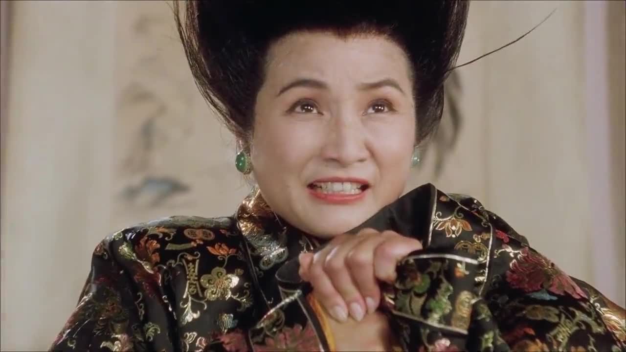 唐伯虎点秋香:华夫人想要赞美华安,但是迫于面子,还是算了吧