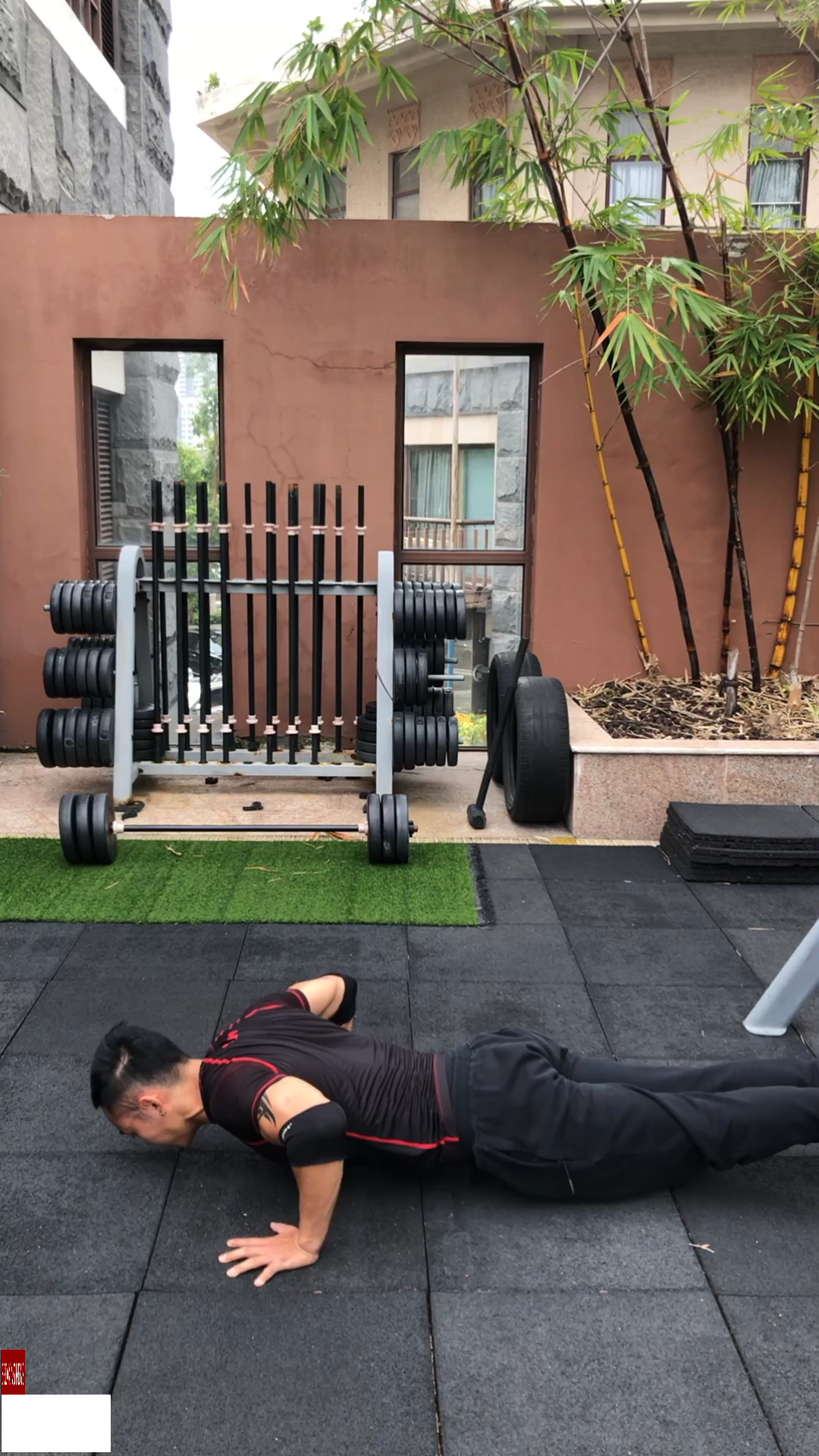 后背击掌俯卧撑进阶教程