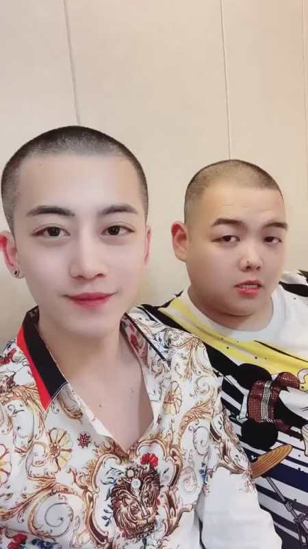 我们俩像不像一休和监寺师叔二蛋尊师胜仔