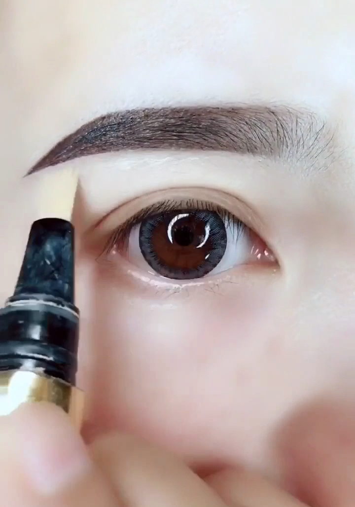 修出来的落尾眉