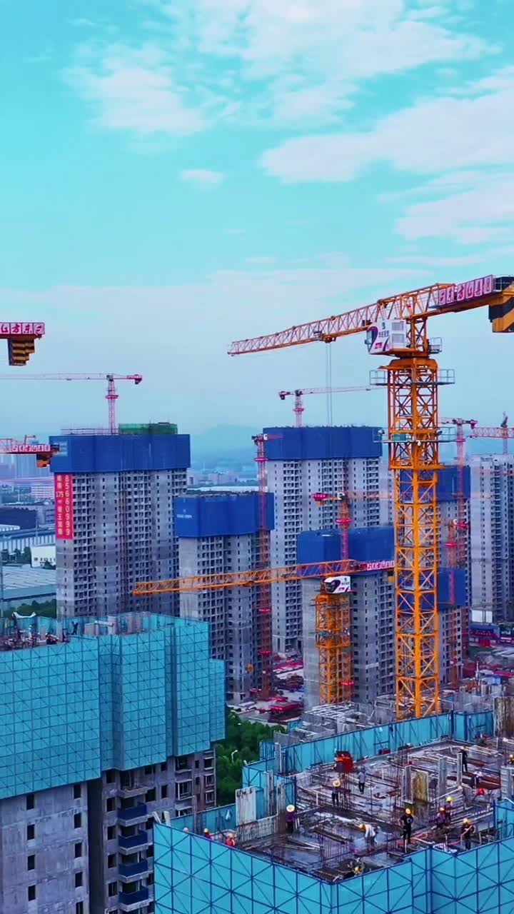 每每看到这上百台塔吊,感觉就是到了雄安新区,网红长沙真的是一年一个