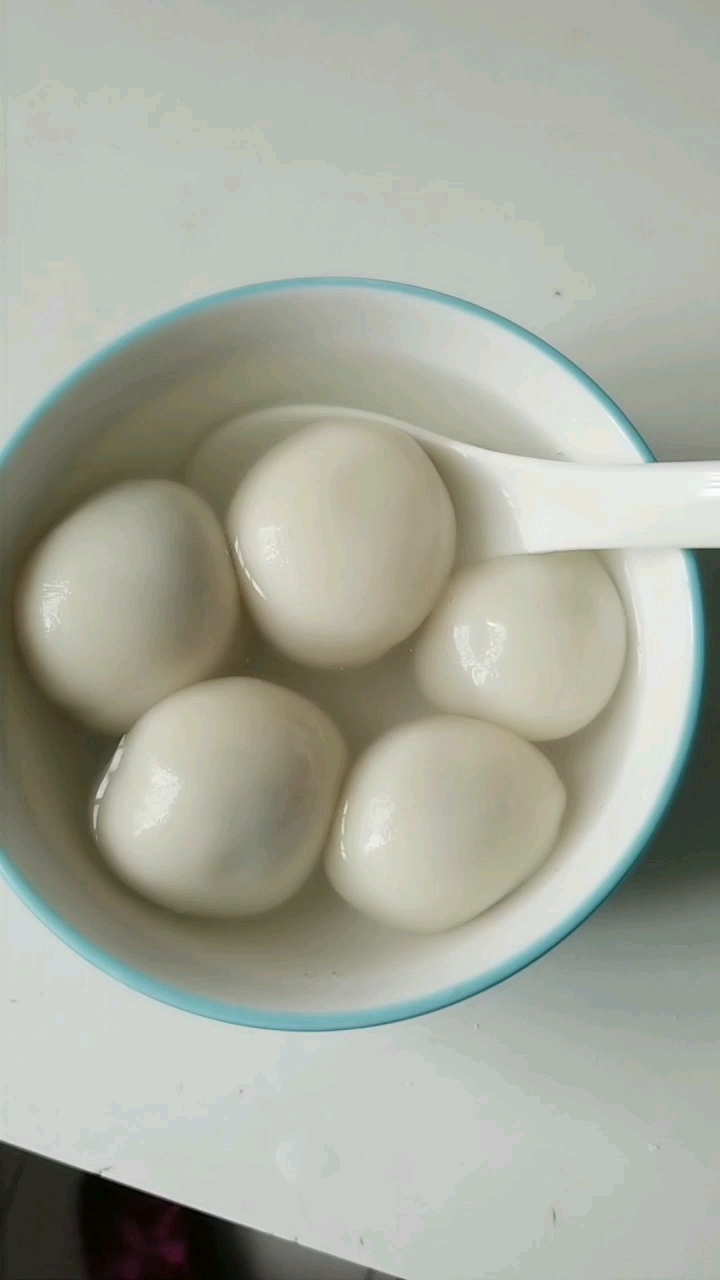 自己在家简单几部就可以吃到美味的汤圆啦