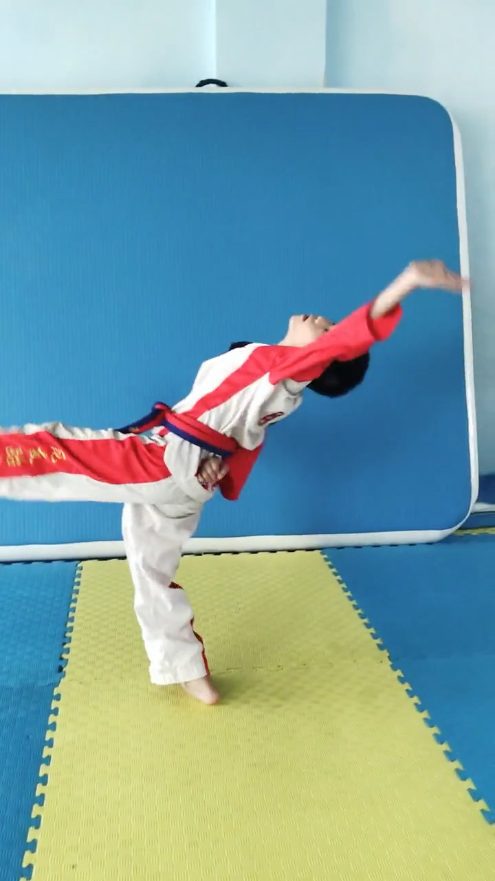 摸地旋风练习步骤二