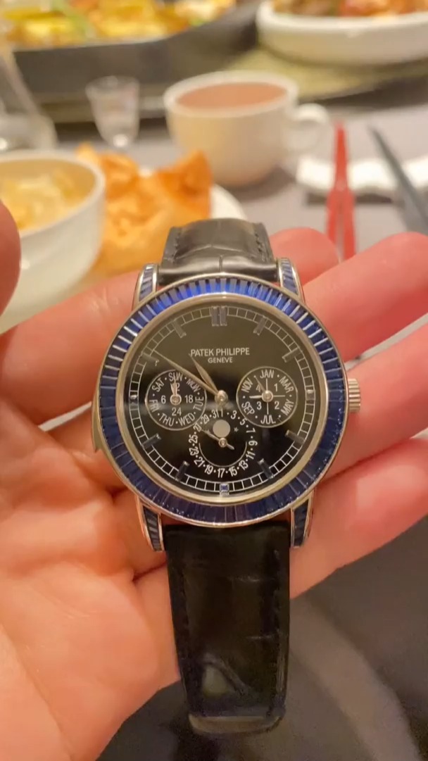 价值1300w的#手表 ,可以换两台#劳斯莱斯,中国唯一一块
