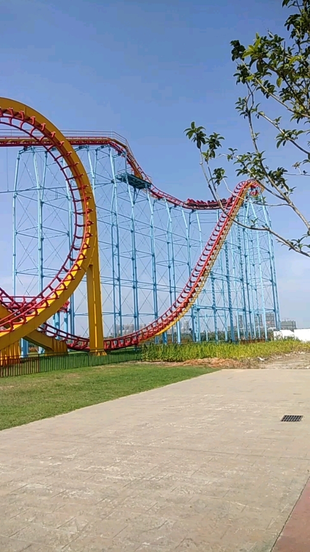 铜陵西湖欢乐世界过山车