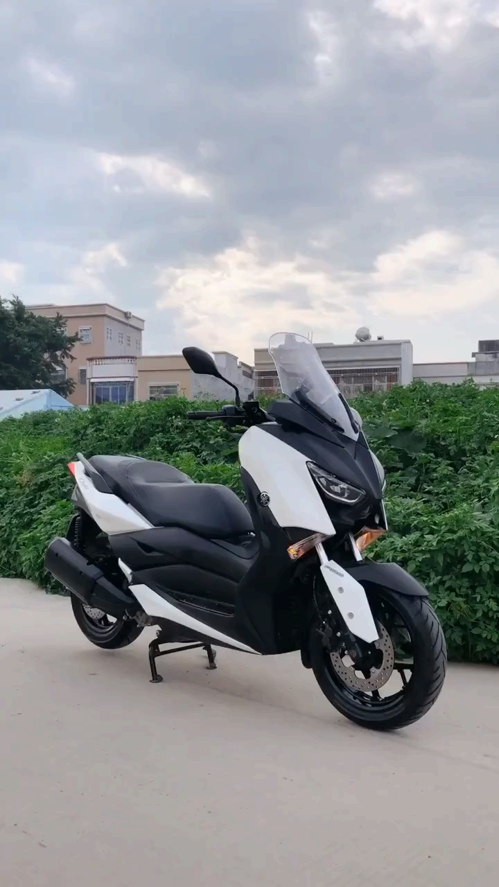雅马哈xmax-300cc