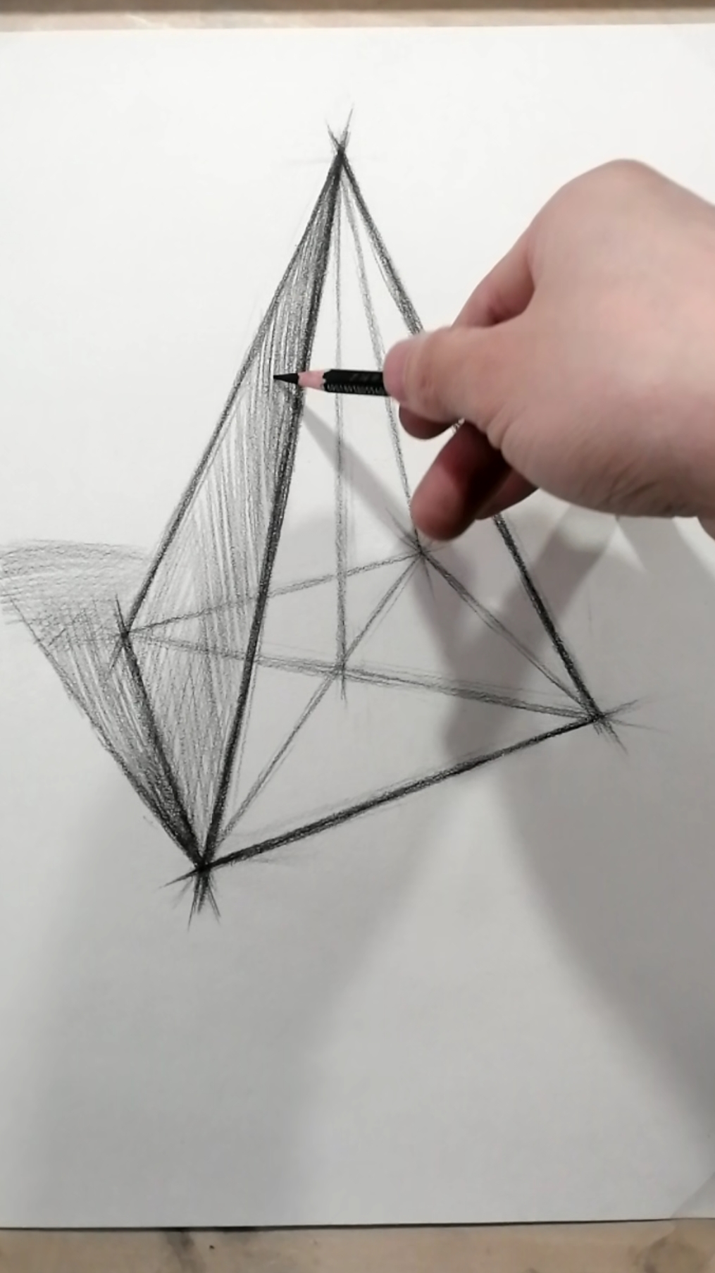 画画原来如此简单#教你画素描~四棱锥(结构)