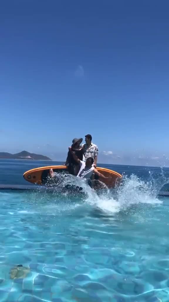 菲律宾炸鱼队游泳,菲律宾炸鱼队,小助手