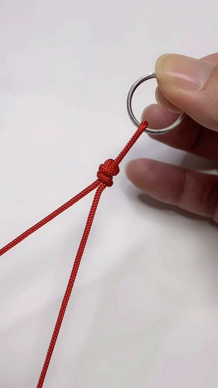 生活小妙招#吊坠首饰的绑法,很牢固还简单.