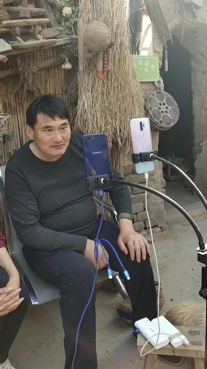 做直播互动,还是大衣哥老练,一看就特别专业!