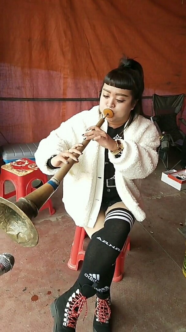 宝姐唢呐吹的霸气