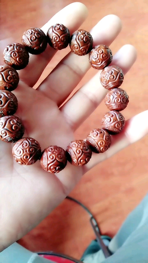 紫金鼠雕刻回纹手串