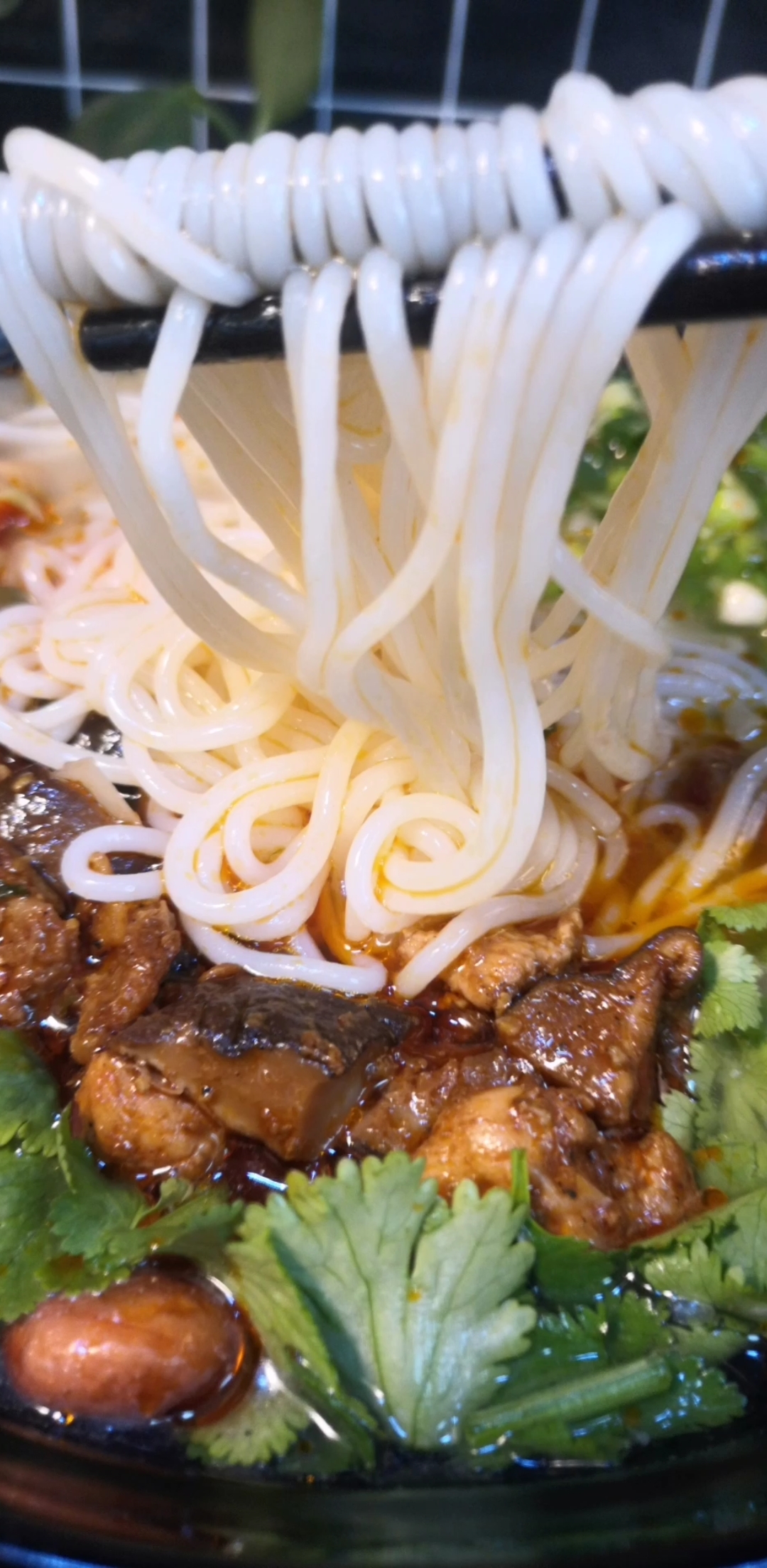 香菇鸡块米线#简单有好吃的香菇鸡块米线,有喜欢的家人们赶紧在家试