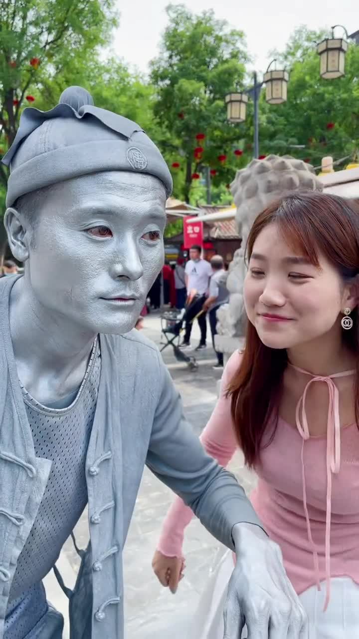 后面帅哥眼神告诉你银人阿少