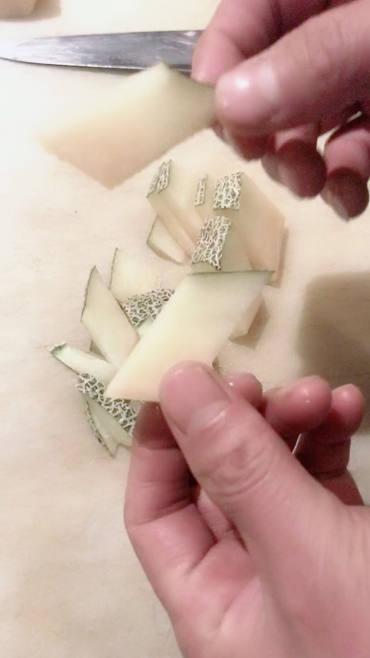 哈密瓜菱形切