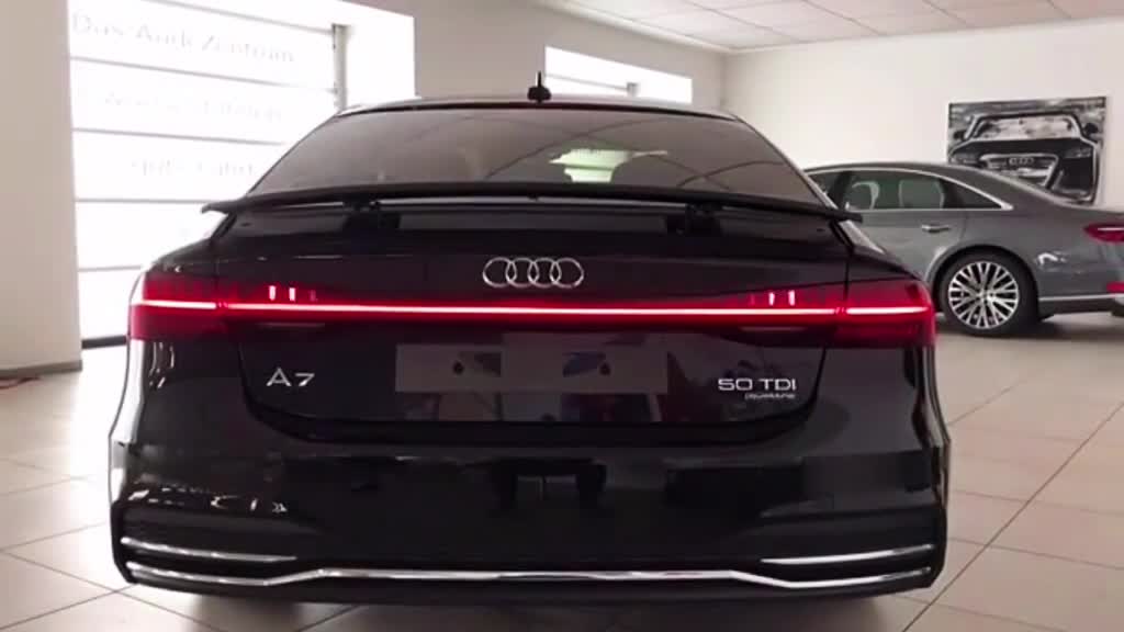 我要上热门#奥迪的贯穿式尾灯绝对是最帅