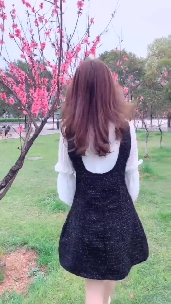 明星娱乐#背面好看的女生,一般正面都不咋滴,不信你们看!